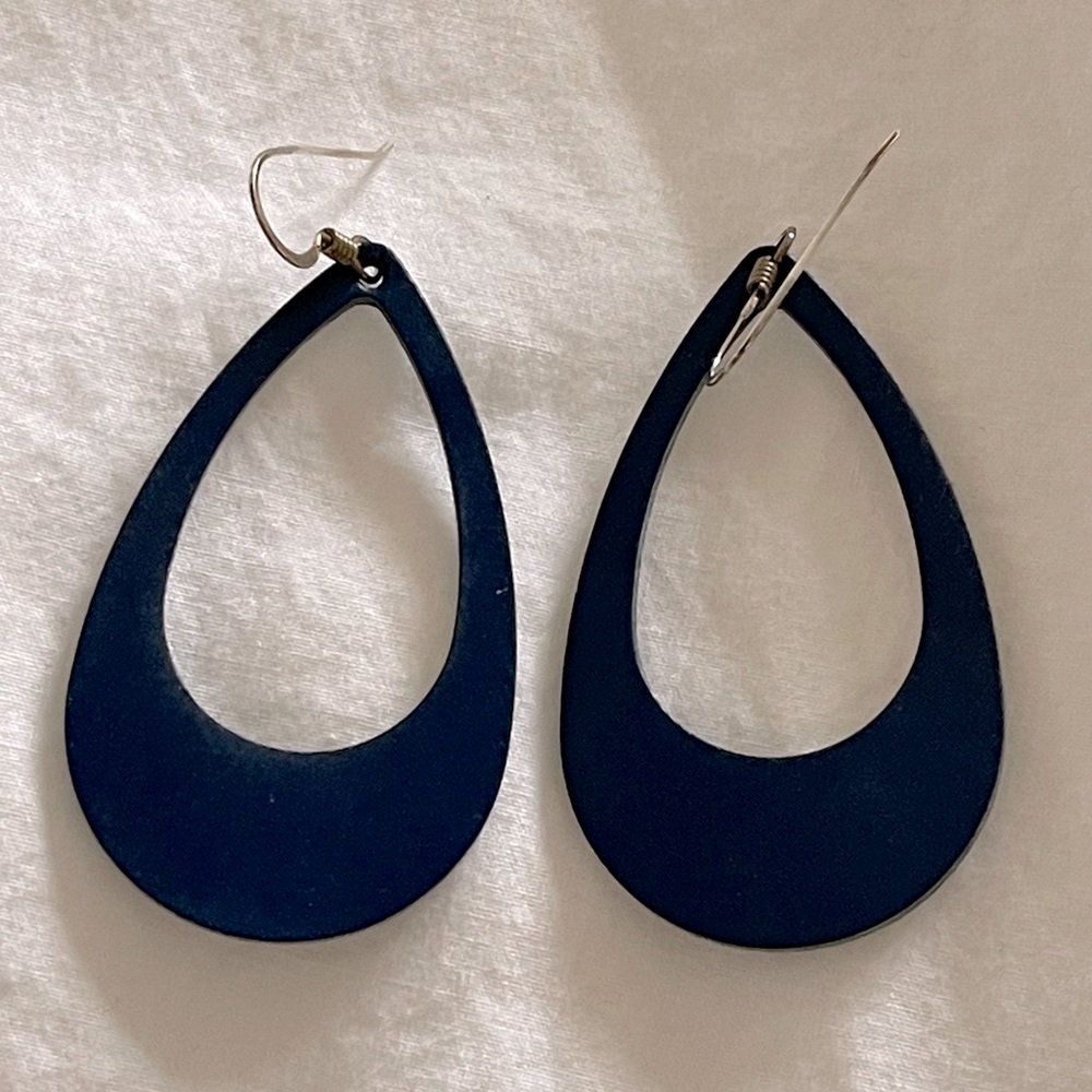 Nickel and Suede navy earrings